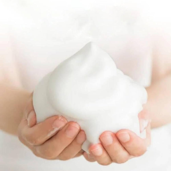 Dove Premium Moisture Care Foaming Body For Soft Smooth Skin 470g