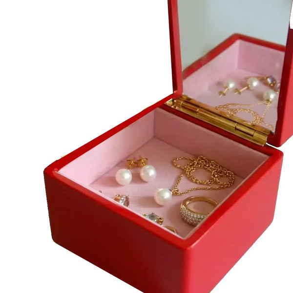 Isuke Red Lacquered Jewelry Box With Mirror Maiko Design