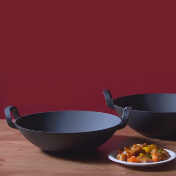 Nambu-Cast-Iron-Wok-Two-Handled-Pan-Induction-Compatible-34cm-2-2026-03-19T07:32:20.755Z.webp