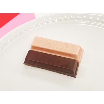 Nestlé Kit Kat Strawberry & Milk Chocolate Combo KitKat 9 Bars