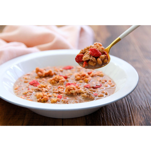 Nissin Gorogura Strawberry Granola High Fiber Breakfast Cereal 320g