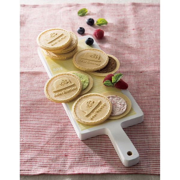 Akai Bohshi Whipped Chocolate Sandwich Cookies 4 Assorted Flavors 20 Pieces