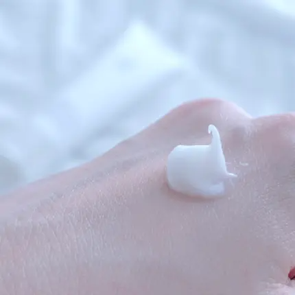 d Program Essence In Cleansing Foam Face Wash for Sensitive Skin 120g