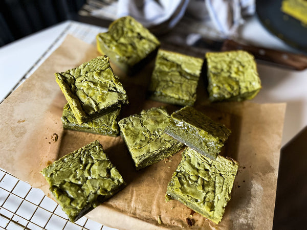 How to Make Matcha Brownies With White Chocolate (Fudgy Recipe)