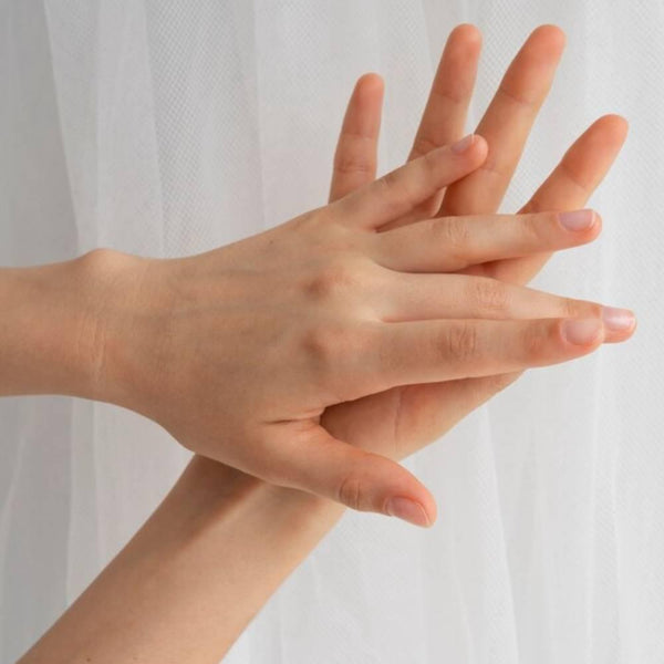 Aqua Savon Triple Ceramide Cica Hand Cream White Cotton Scent 22A 45g