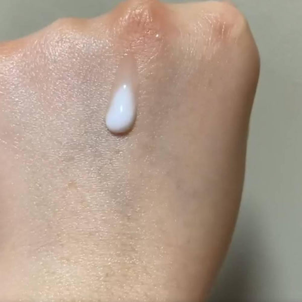 Attenir Dress Lift Day Emulsion Moisturizing Milky Lotion for Wrinkles 60ml