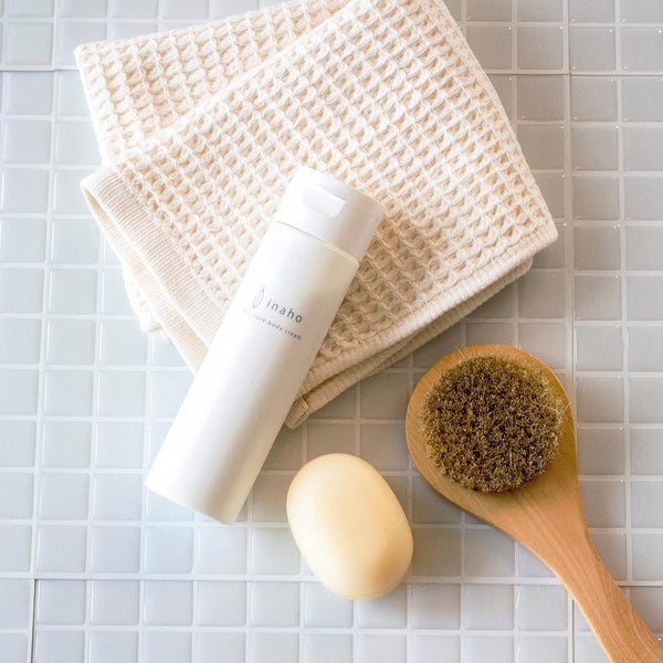 Inaho Highly Moisturizing Rice Bran Body Cream For Smooth Skin 200g