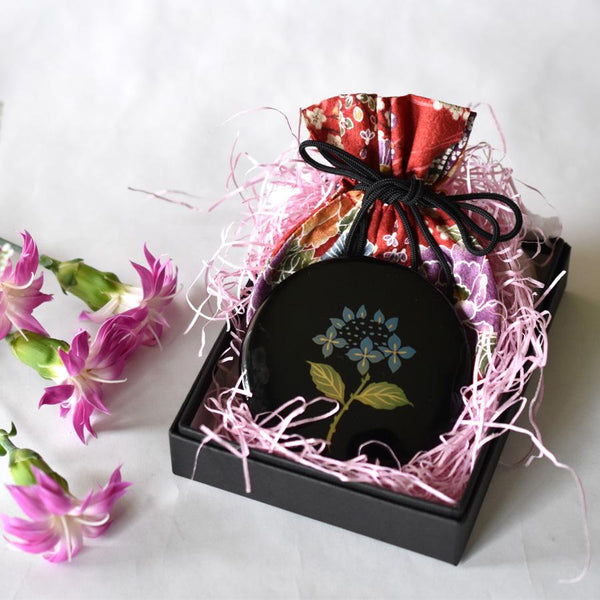 Isuke Compact Hand Mirror Hydrangea Pattern Lacquer Mirror With Bag