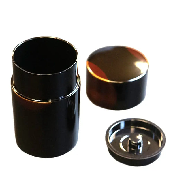 Isuke Japanese Lacquered Tea Caddy Sandalwood Design Canister