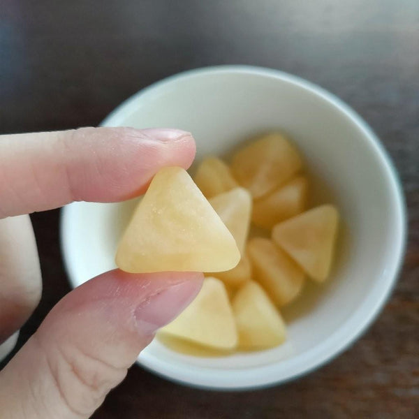 Kabaya Lemon Gummies Refreshing Gummy Candy With Crunchy Pieces 52g