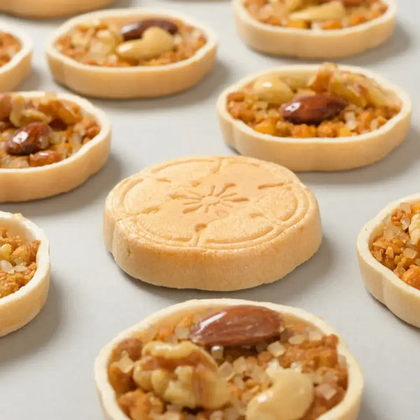 Kahou Sala Sanraku Crispy Wafer With Caramel Butter & Nuts (Pack of 10)