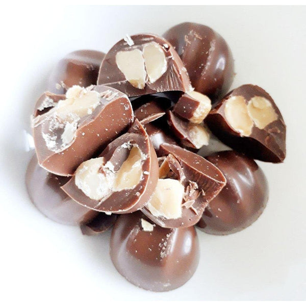 Meiji Macadamia Chocolate Snack Whole Nut Milk Chocolate 9 Pieces