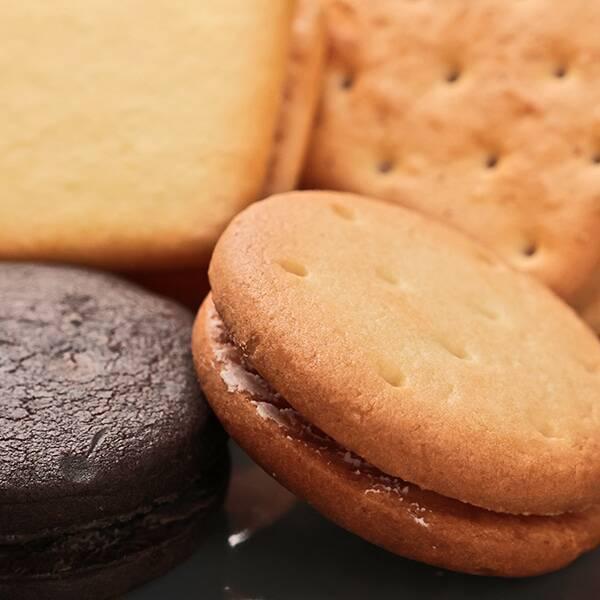 Takara Biscuit Sweet Quartet Cream Sandwich Cookies Assortment 127g