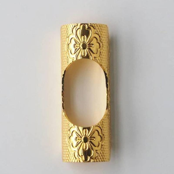 Tanabe Elegant Gold Chopstick Rest With Traditional Pattern