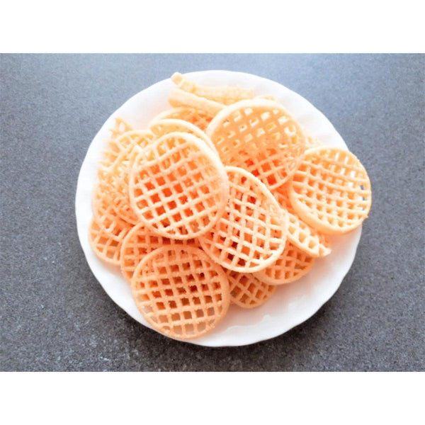 Tohato Amijaga Waffle Shaped Potato Chips Salty Beef Flavor 94g (Pack of 3)