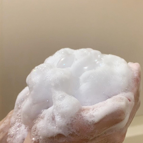 ULOS Medicated Scalp Shampoo for Dandruff and Sweat Odor 300ml